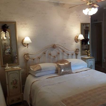 Moulin De La Civiere Bed & Breakfast Kergrist-Moelou Eksteriør bilde